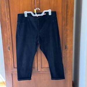 Juicy Couture Black Capri Pants size 14 cuffed 22 in inseam front dart